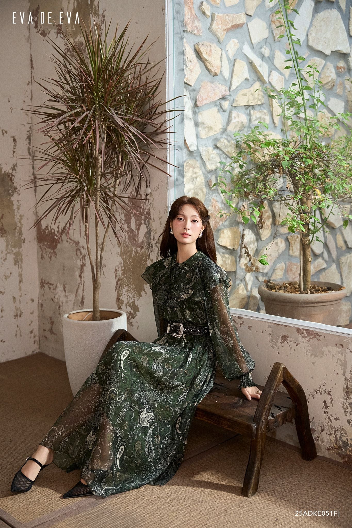  Đầm tay dài, Dáng thắt eo 25ADKE051F đi kèm TLU25_029D 