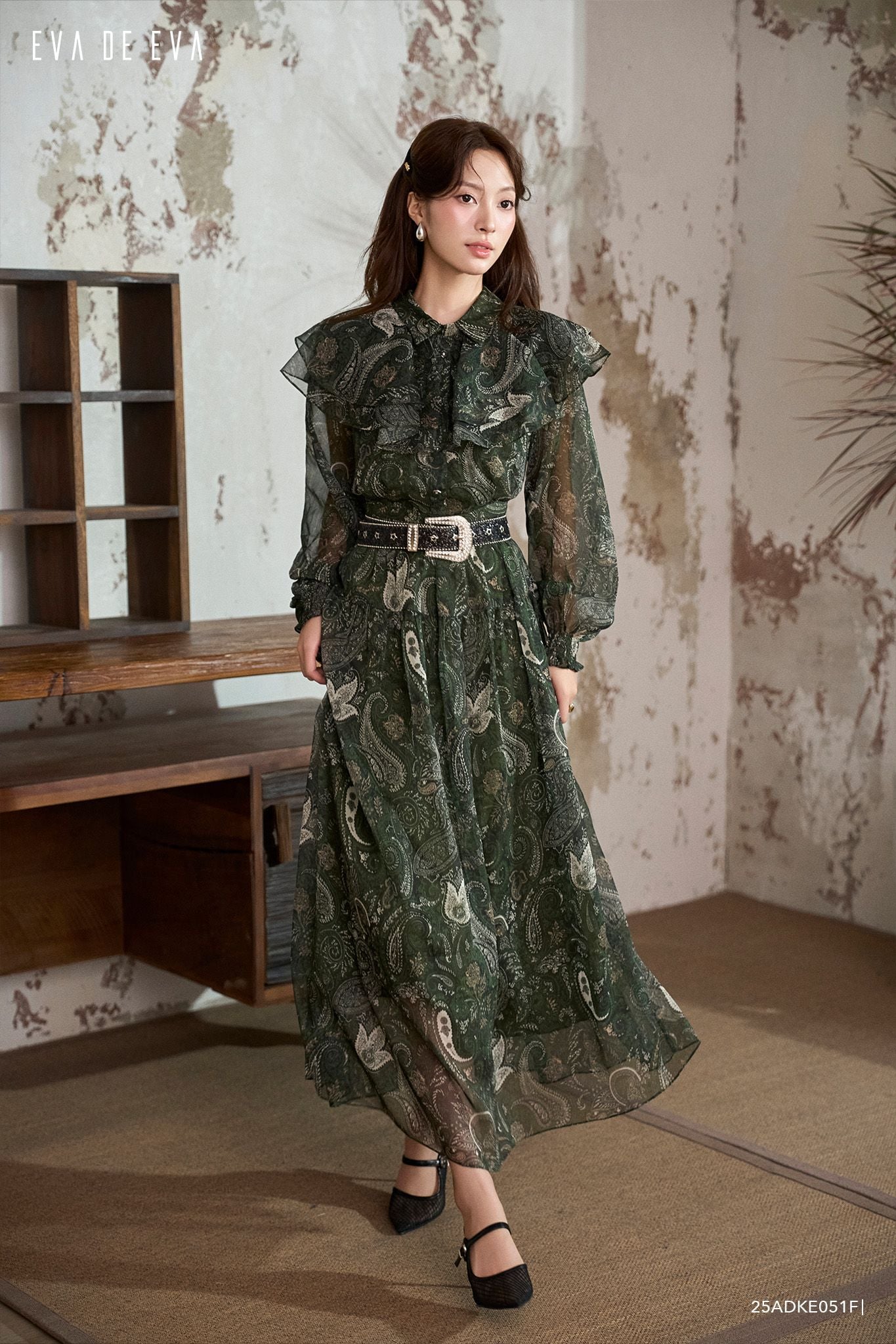  Đầm tay dài, Dáng thắt eo 25ADKE051F đi kèm TLU25_029D 