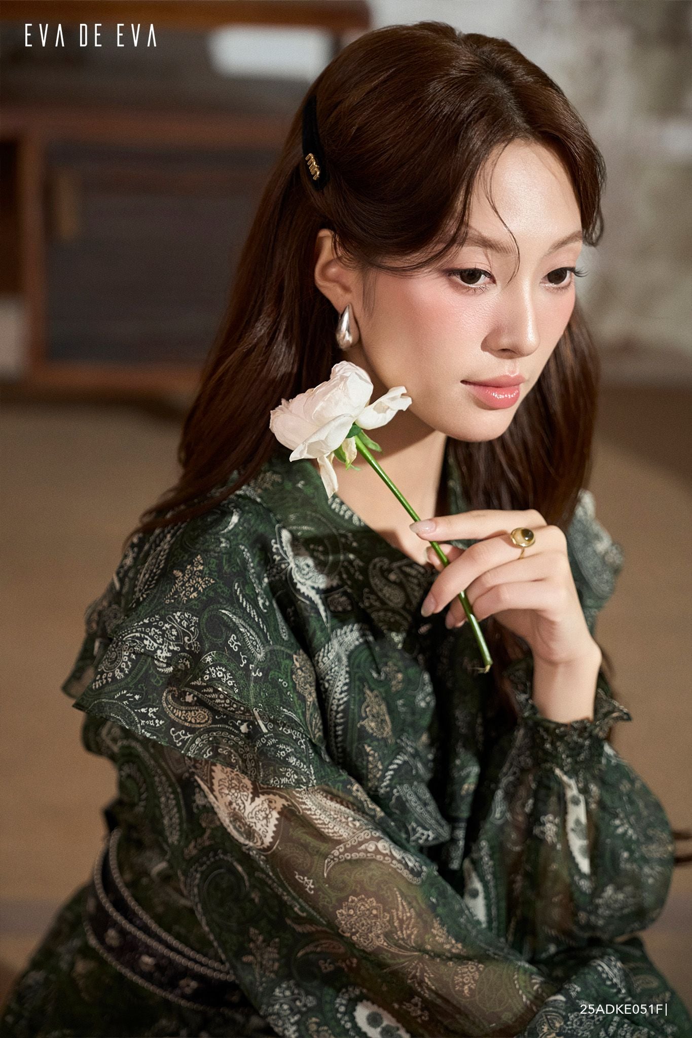  Đầm tay dài, Dáng thắt eo 25ADKE051F đi kèm TLU25_029D 