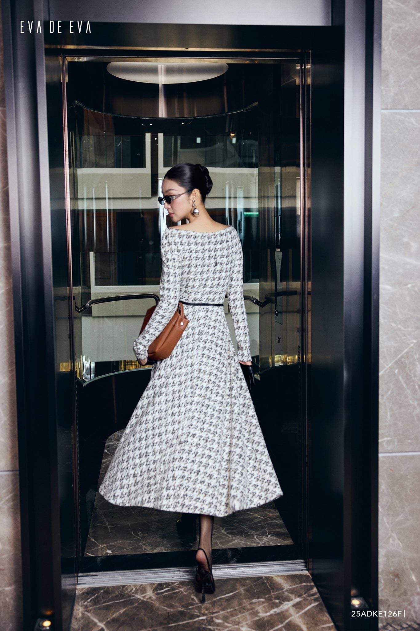  Đầm trễ vai, Dáng thắt eo 25ADKE126F đi kèm TLU25_040 D 