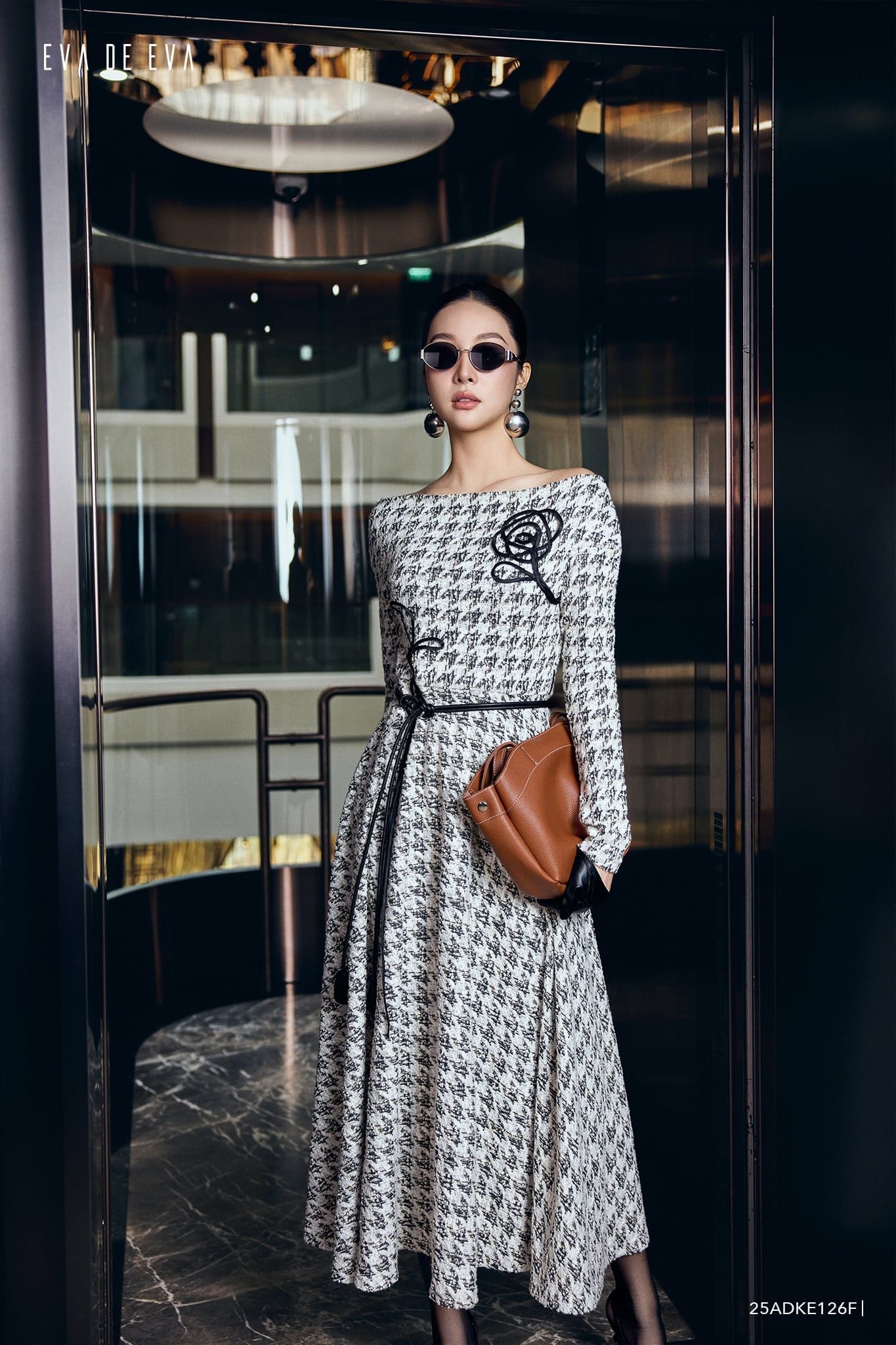  Đầm trễ vai, Dáng thắt eo 25ADKE126F đi kèm TLU25_040 D 