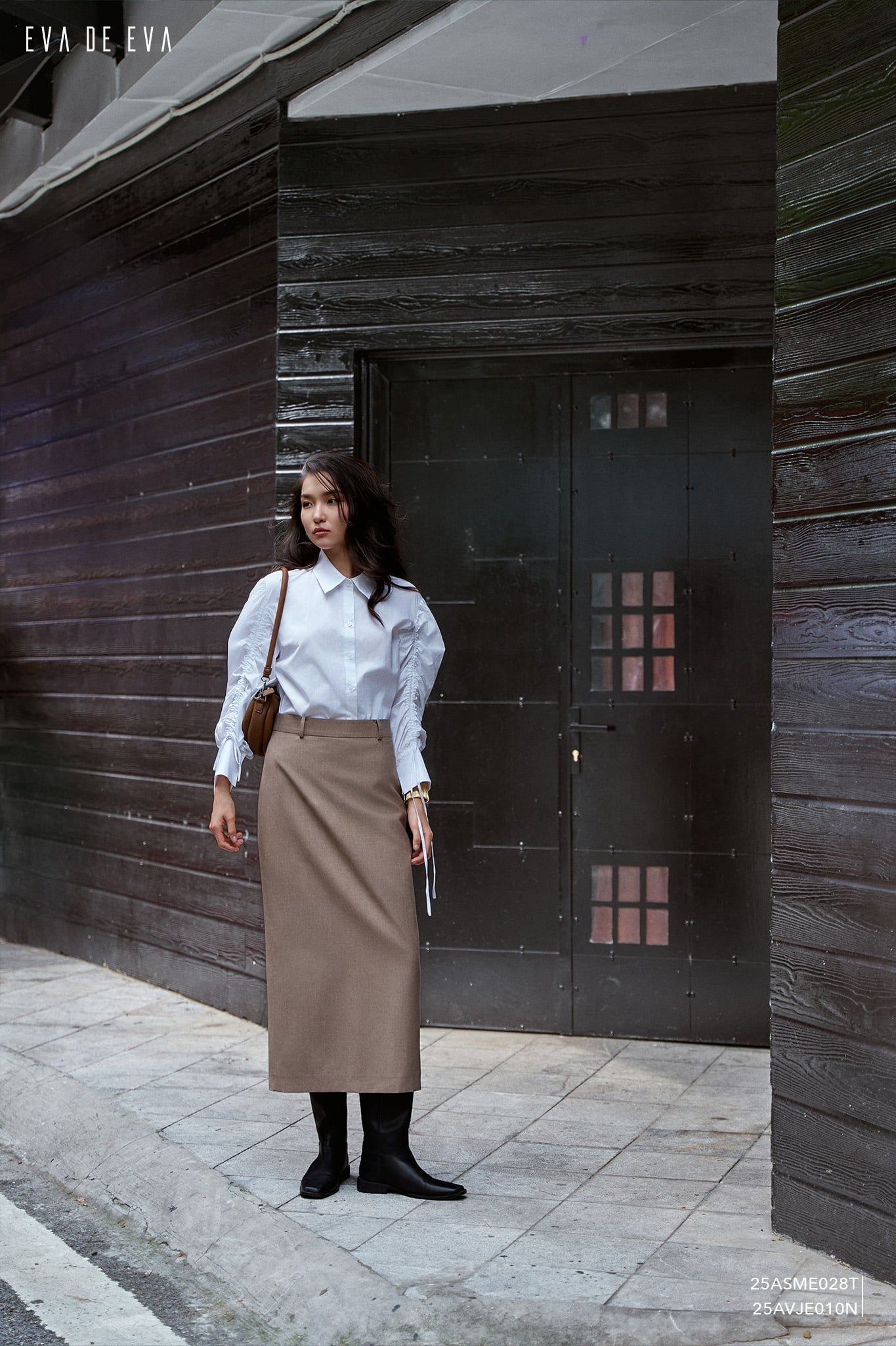  Váy trong bộ Vest-Váy,  25AVJE010N đi kèm TLU25_011C 