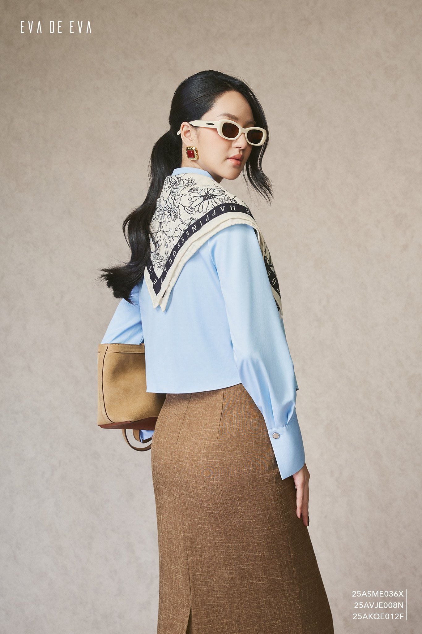  Váy trong bộ Vest-Váy,  25AVJE008N đi kèm TLU25_034N 