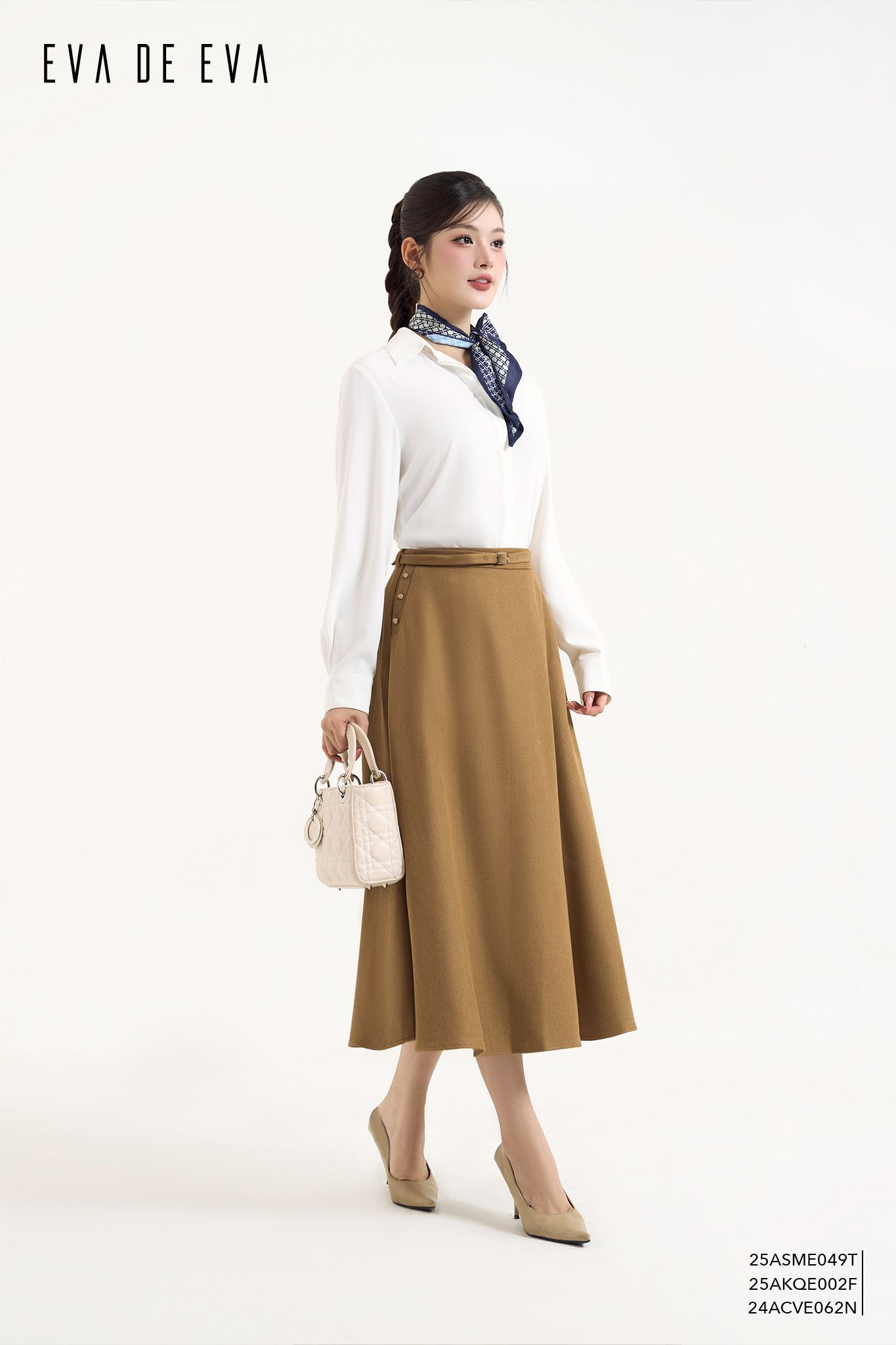  Sơ mi tay dài, Dáng sơ vin 25ASME049R đi kèm 25AKQE002R 