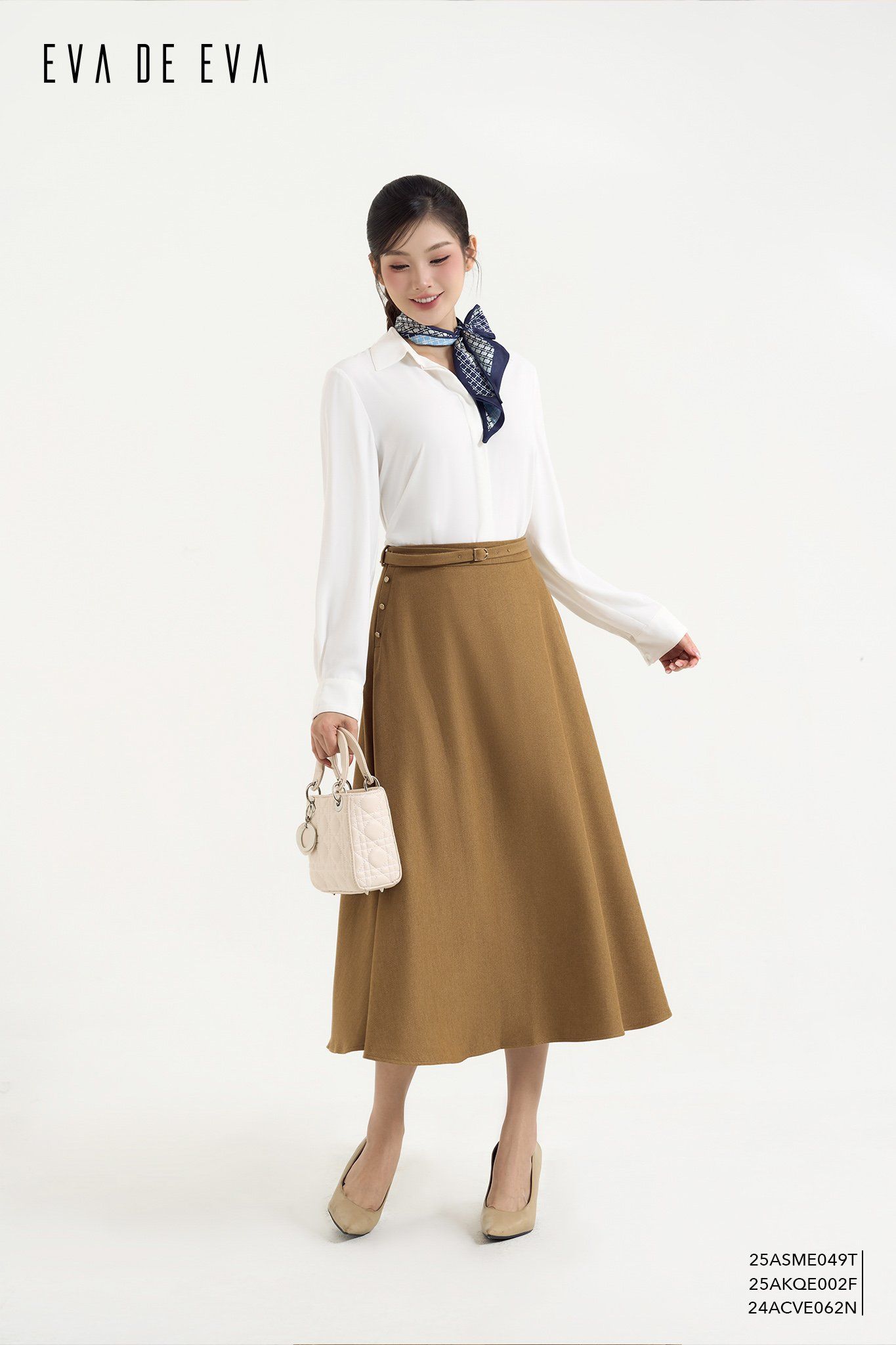  Sơ mi tay dài, Dáng sơ vin 25ASME049R đi kèm 25AKQE002R 