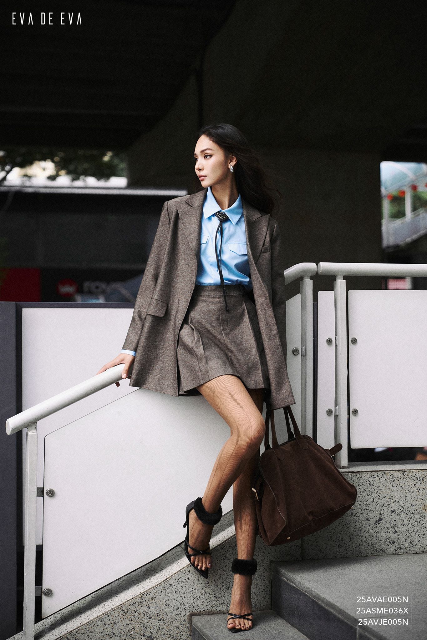  Váy trong bộ Vest-Váy,  25AVJE005N đi kèm TLU25_017 