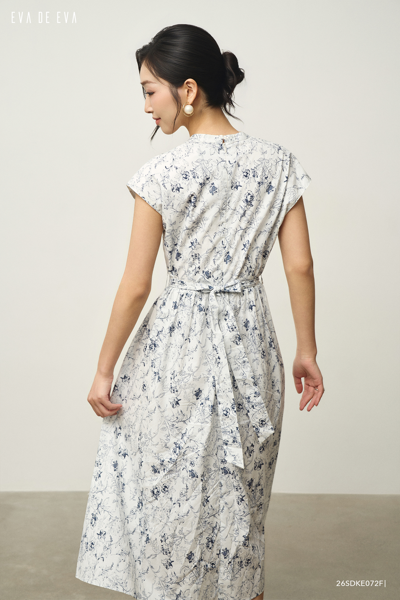  Đầm tay ngắn, Dáng thắt eo 26SDKE072F 
