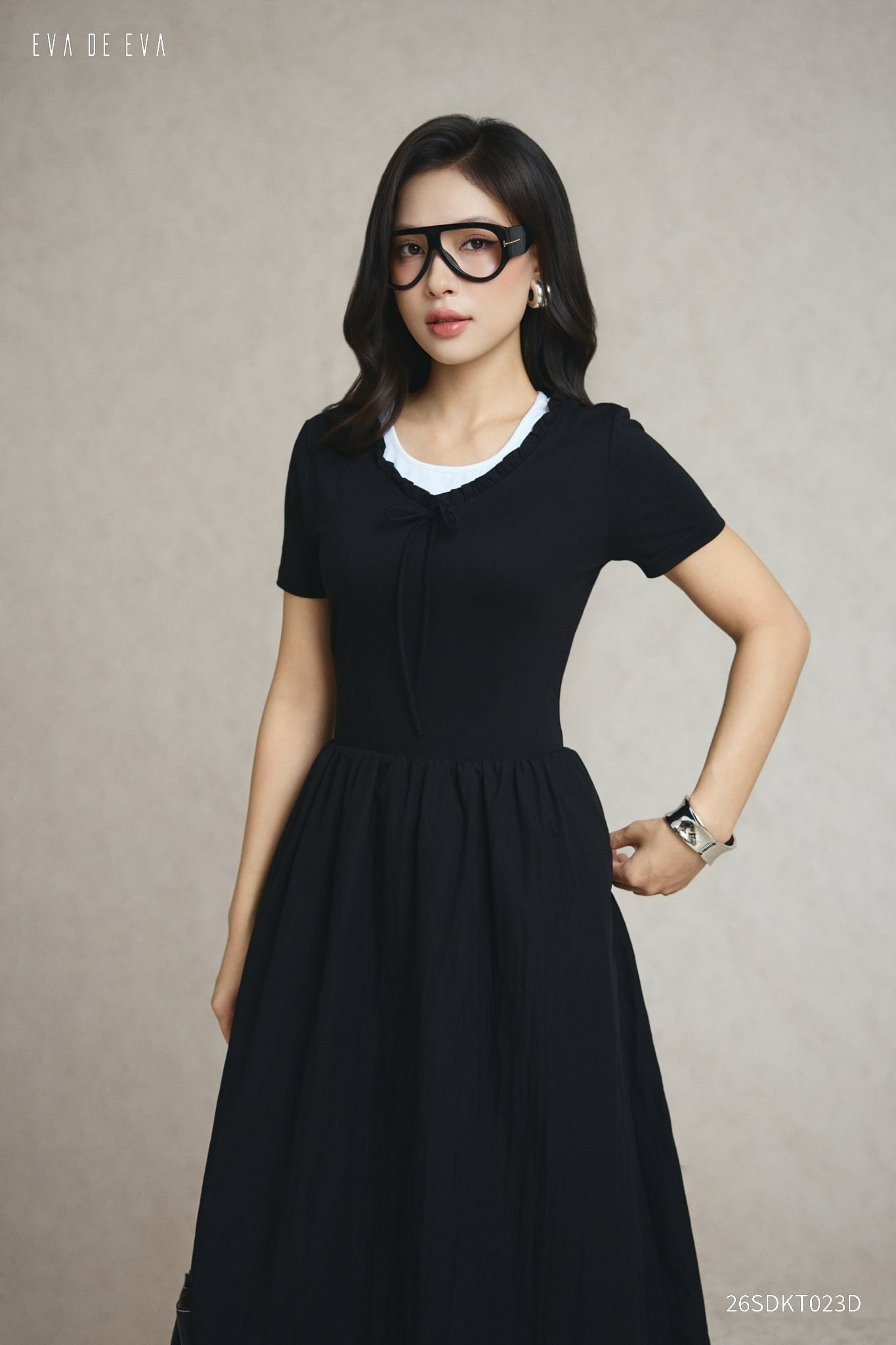  Đầm tay ngắn, Dáng thắt eo 26SDKT023D 