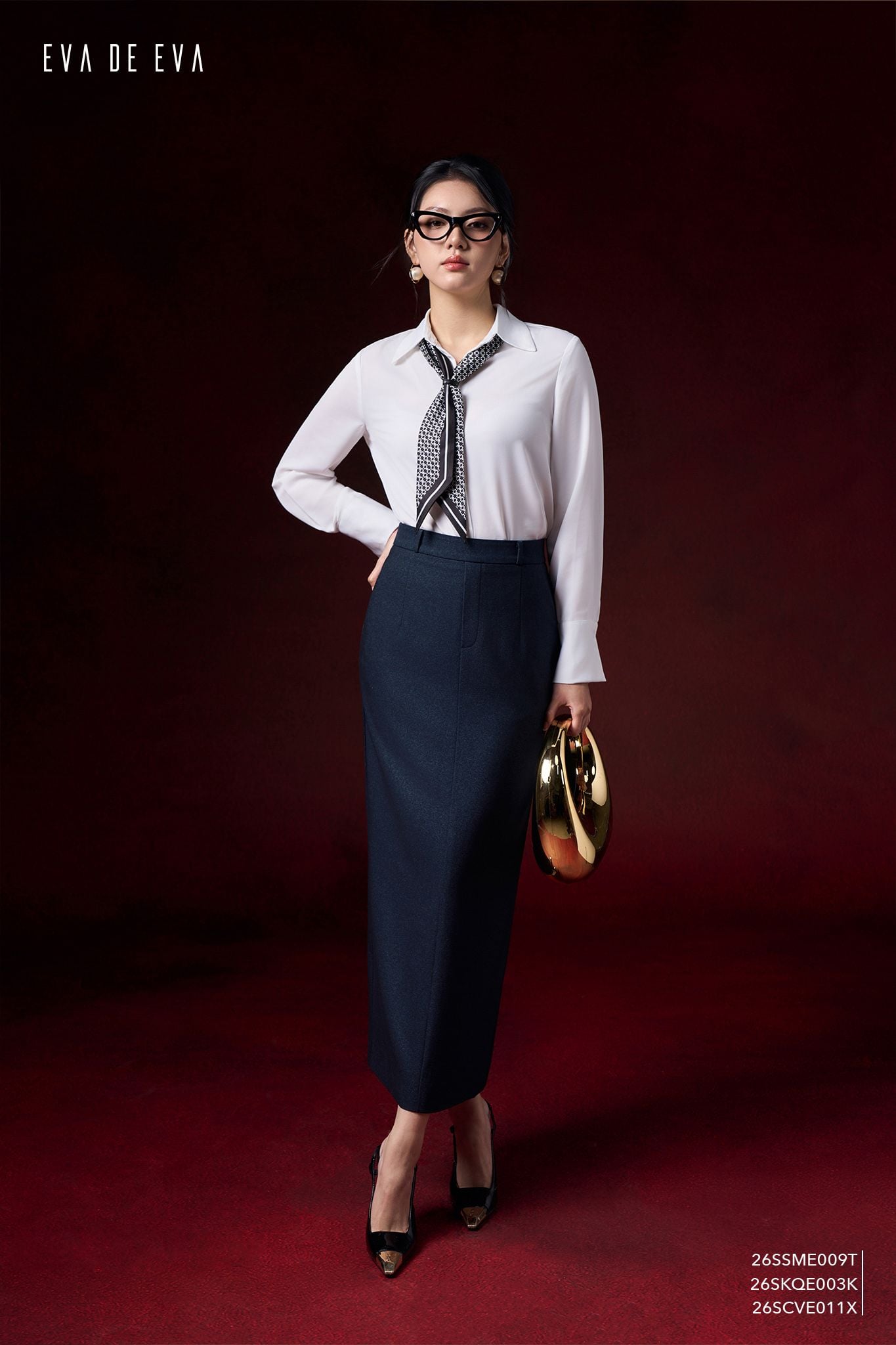  Sơ mi tay dài, Dáng sơ vin 26SSME009T đi kèm 26SKQE003K 