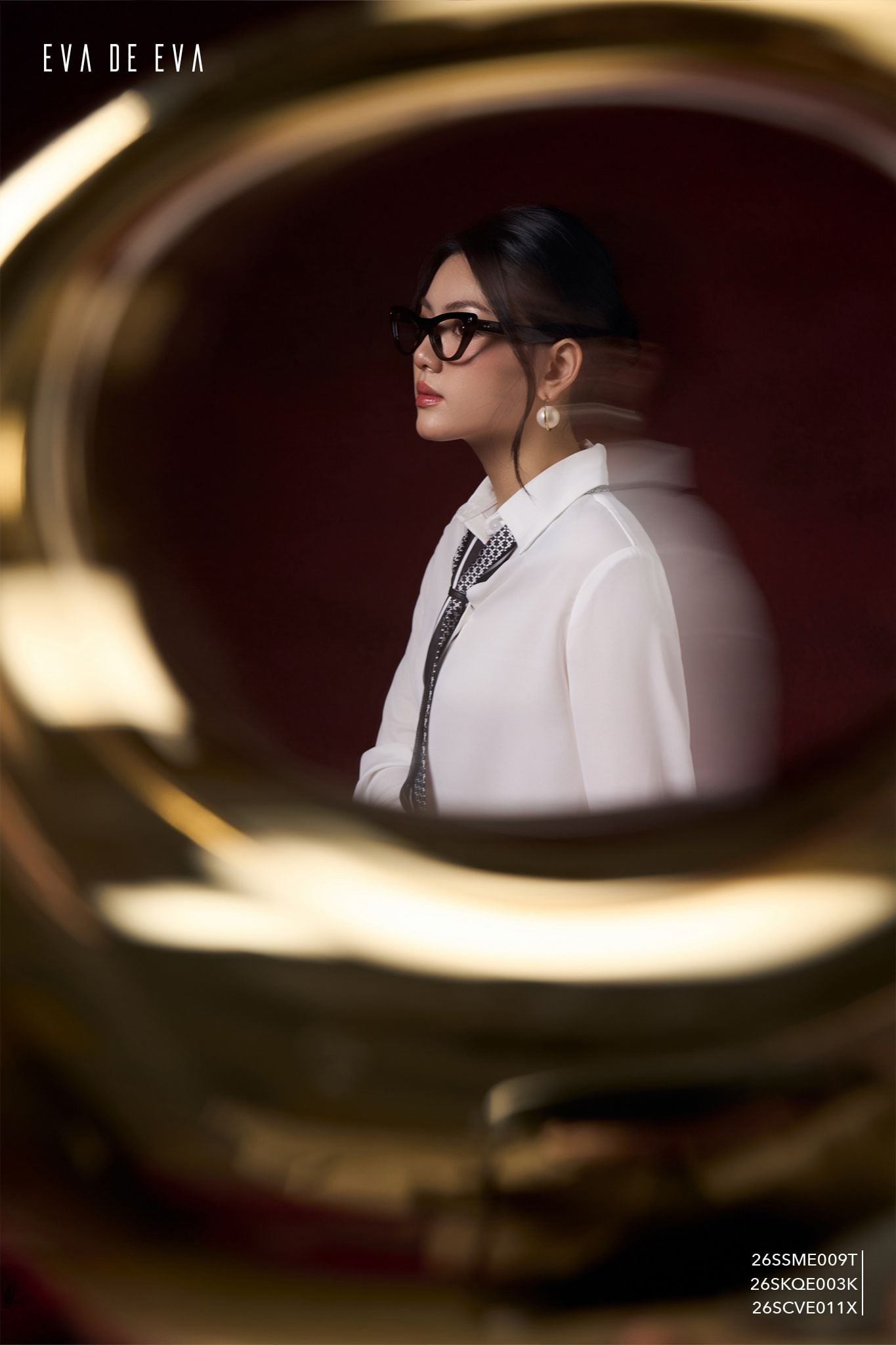  Sơ mi tay dài, Dáng sơ vin 26SSME009T đi kèm 26SKQE003K 