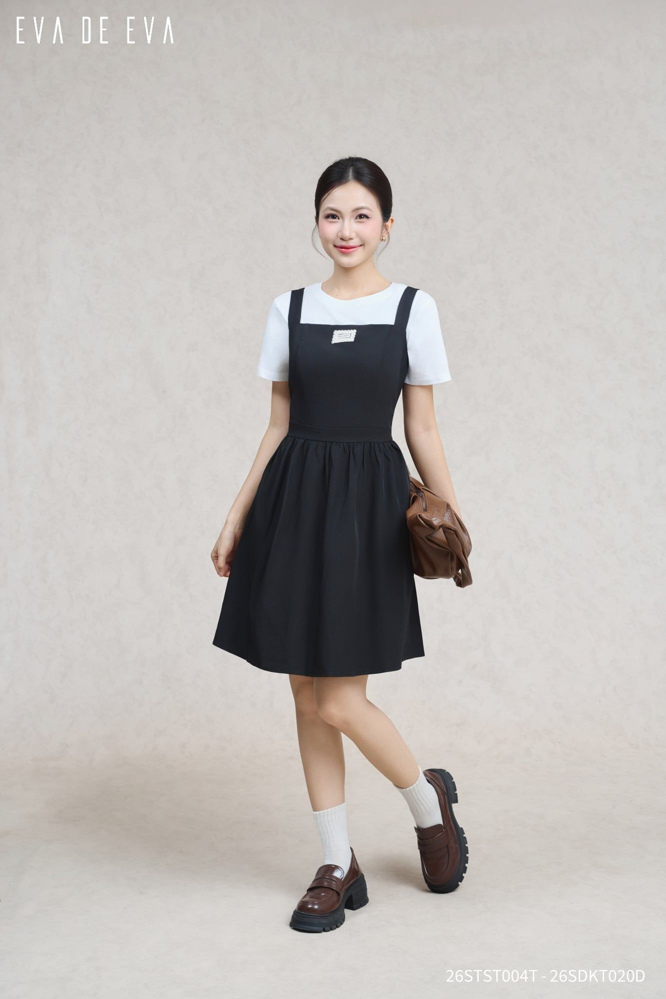 Đầm hai dây, Dáng thắt eo 26SDKT020D đi kèm 26STST004T 