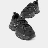  Giày Sneaker Nữ Chrisbella Đen E43002Z0 