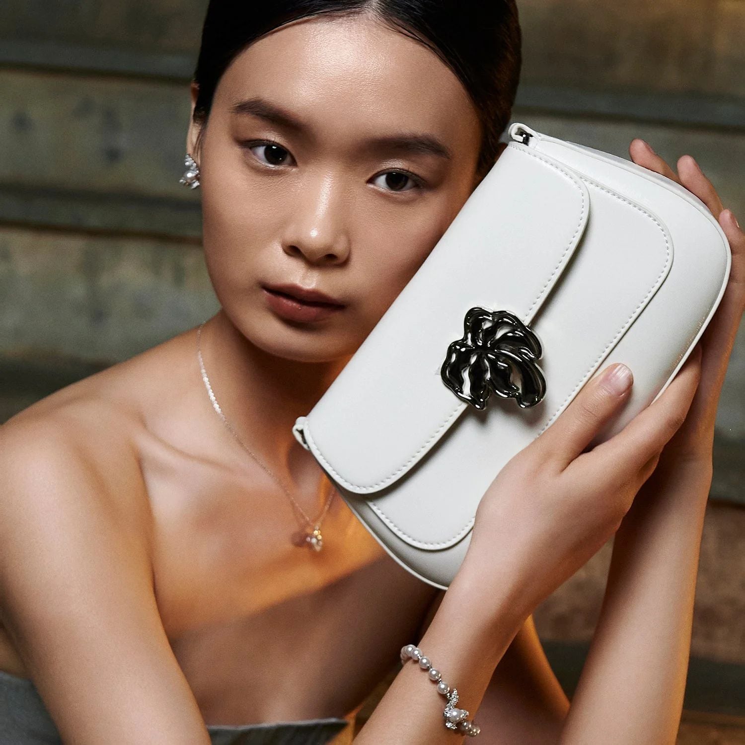  Túi Đeo vai Nữ Chrisbella màu be sáng EHO014Z1 
