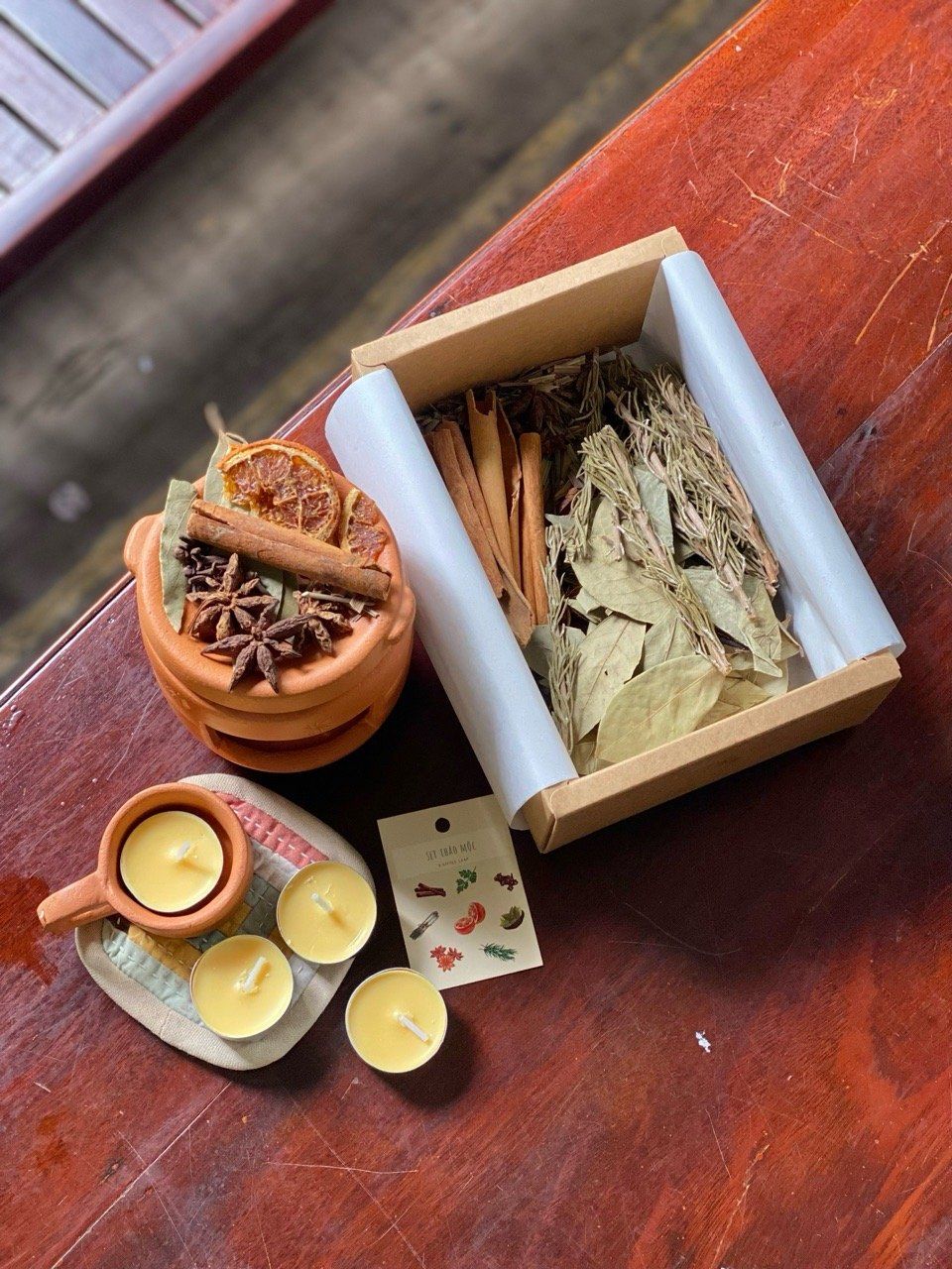  Bếp Xông (kèm đĩa nến) 