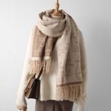  Khăn Choàng Tua Rua Hoạ Tiết Mèo 