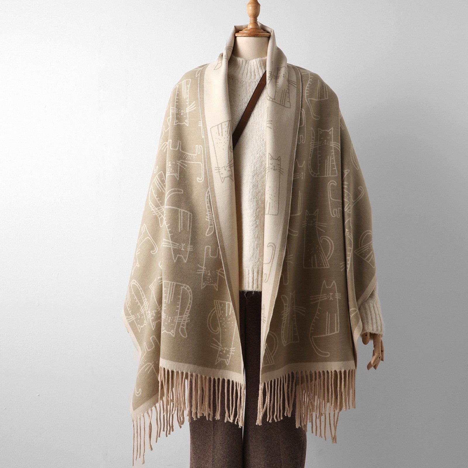  Khăn Choàng Tua Rua Hoạ Tiết Mèo 