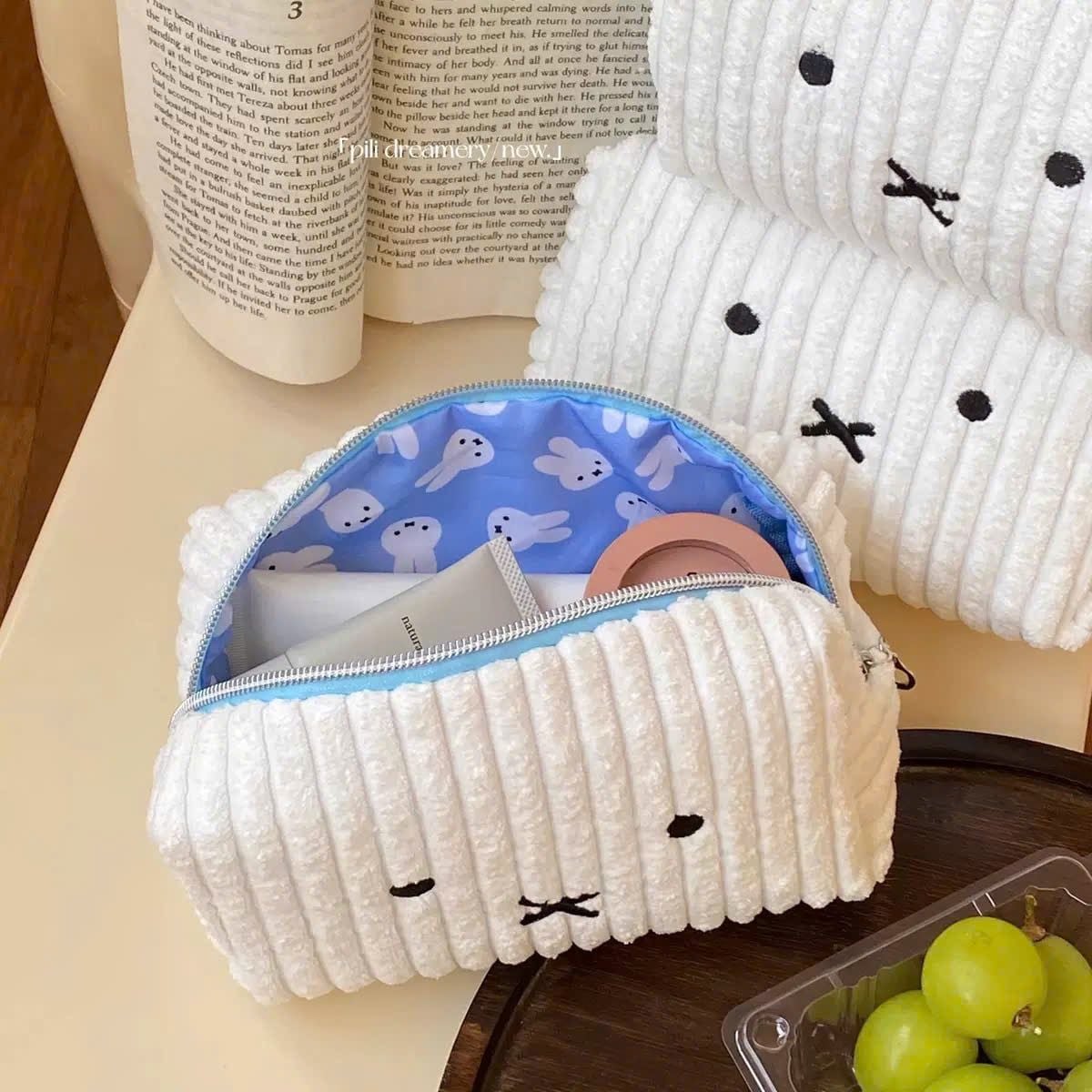  Túi Pouch Miffy Vải Nhung Kẻ 