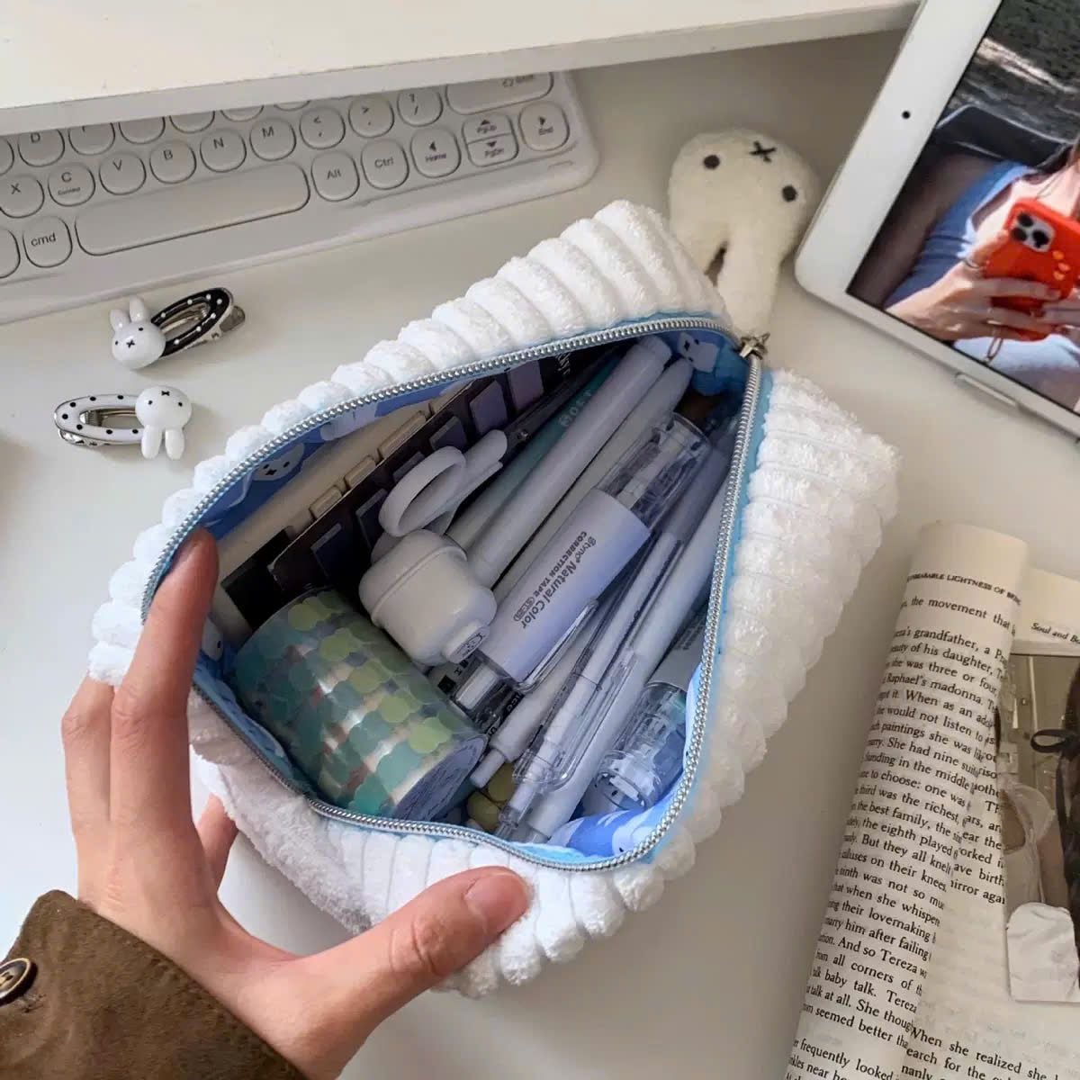  Túi Pouch Miffy Vải Nhung Kẻ 
