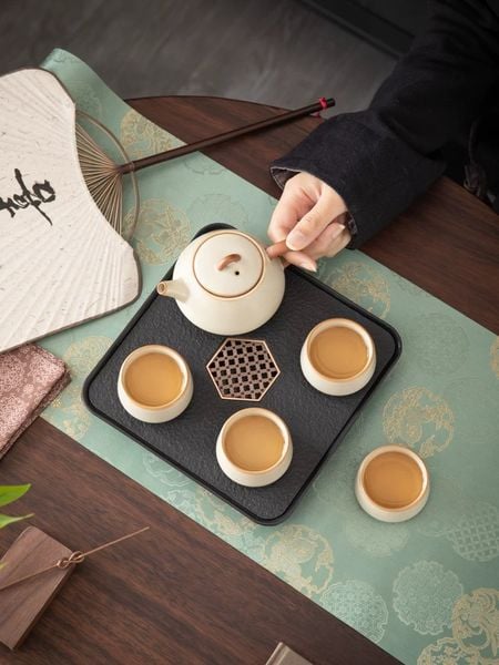  Bộ Ấm Nhất Ẩm Men Ngà 