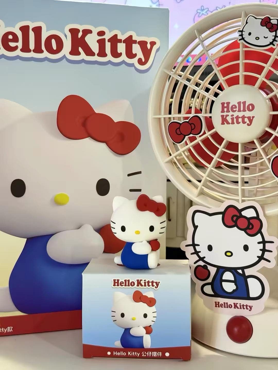  [ORDER] Quạt Bàn Hello Kitty Cherry Spin 