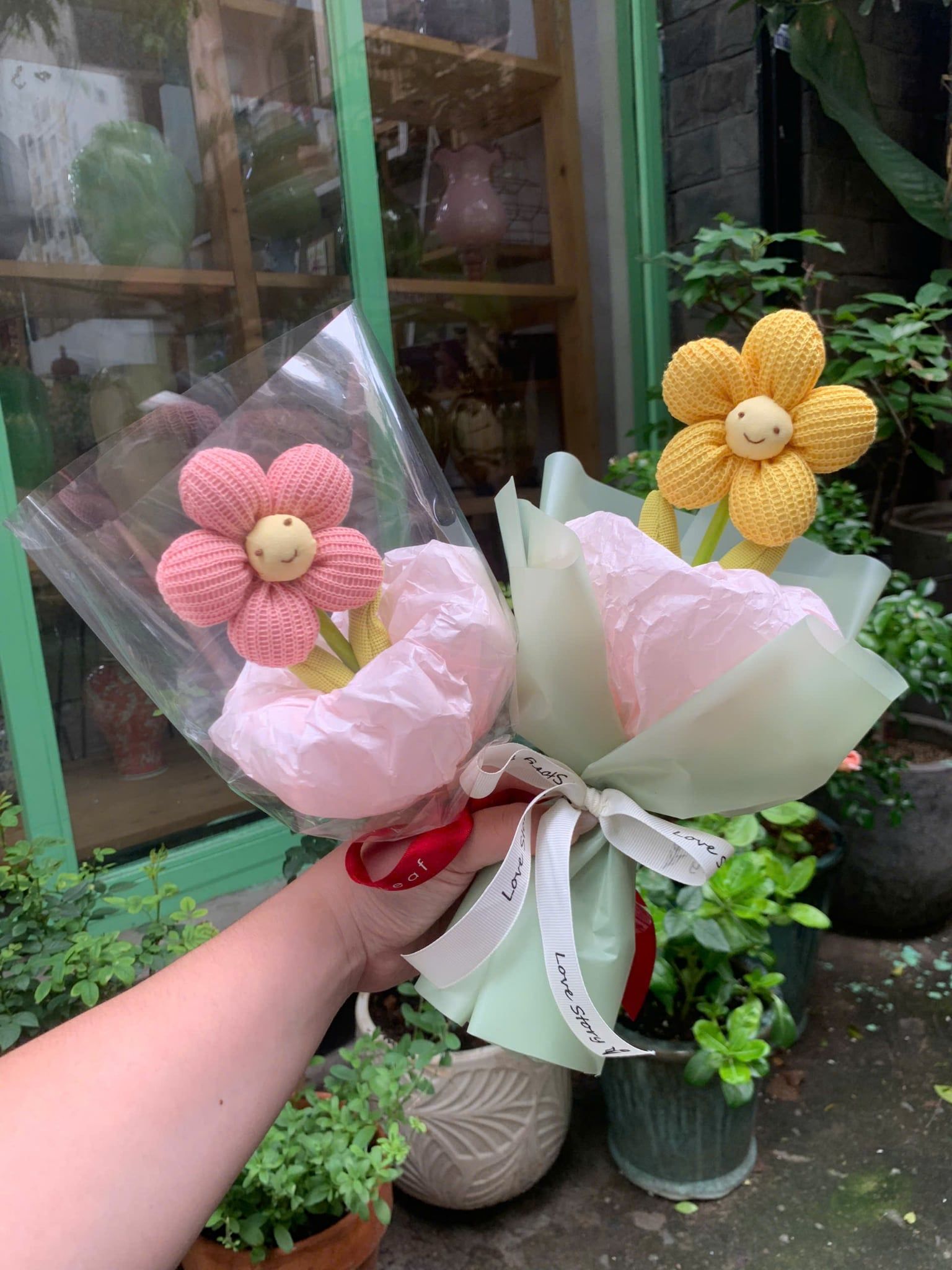  Cành Hoa Len Móc Happy 