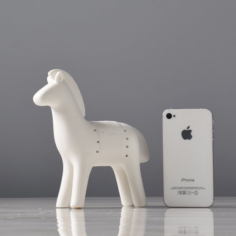  Ngựa Gốm Trắng 