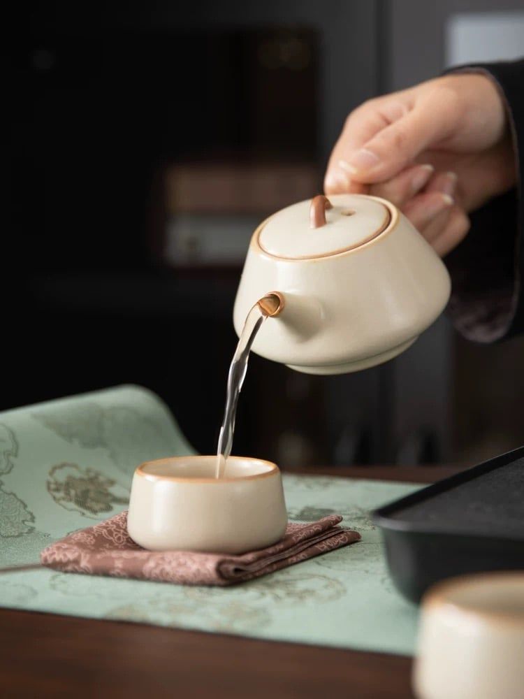  Bộ Ấm Nhất Ẩm Men Ngà 