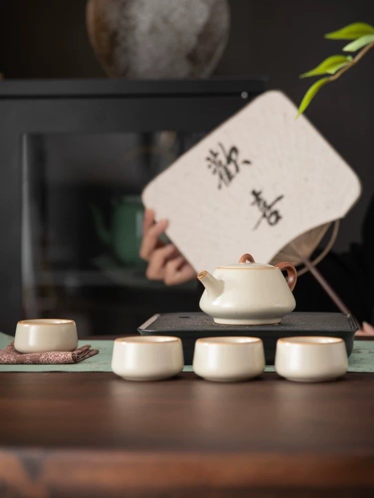  Bộ Ấm Nhất Ẩm Men Ngà 