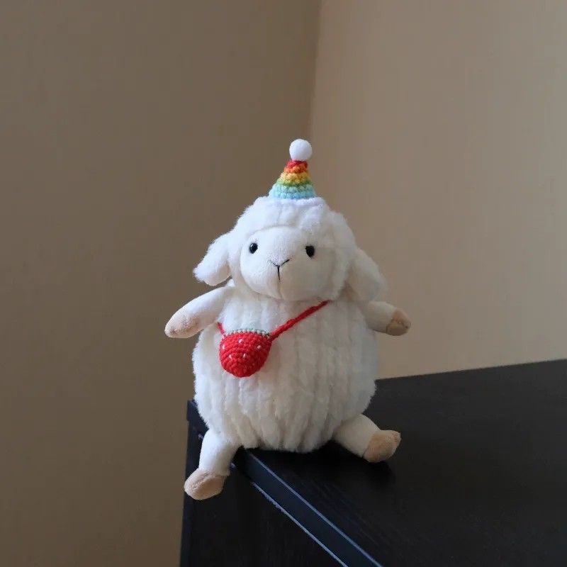  Bé Cừu Nhỏ Đội Mũ 