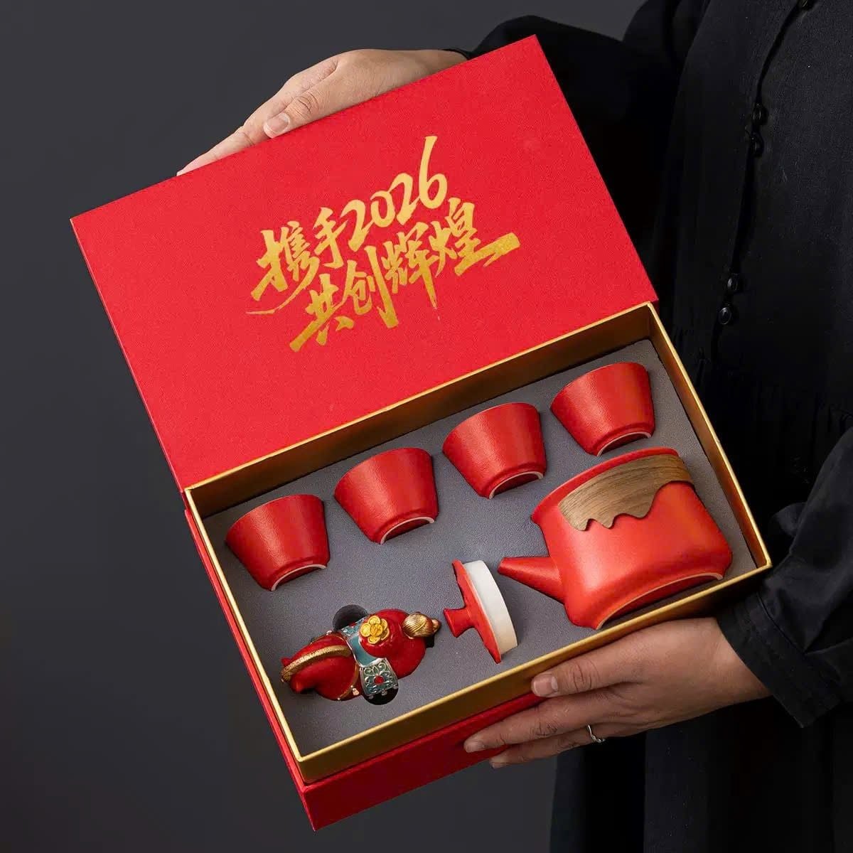  Bộ Ấm Trà Mã Đáo Cát Tường - Quà Tặng May Mắn 2026 