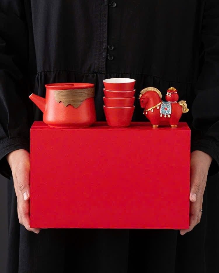  Bộ Ấm Trà Mã Đáo Cát Tường - Quà Tặng May Mắn 2026 