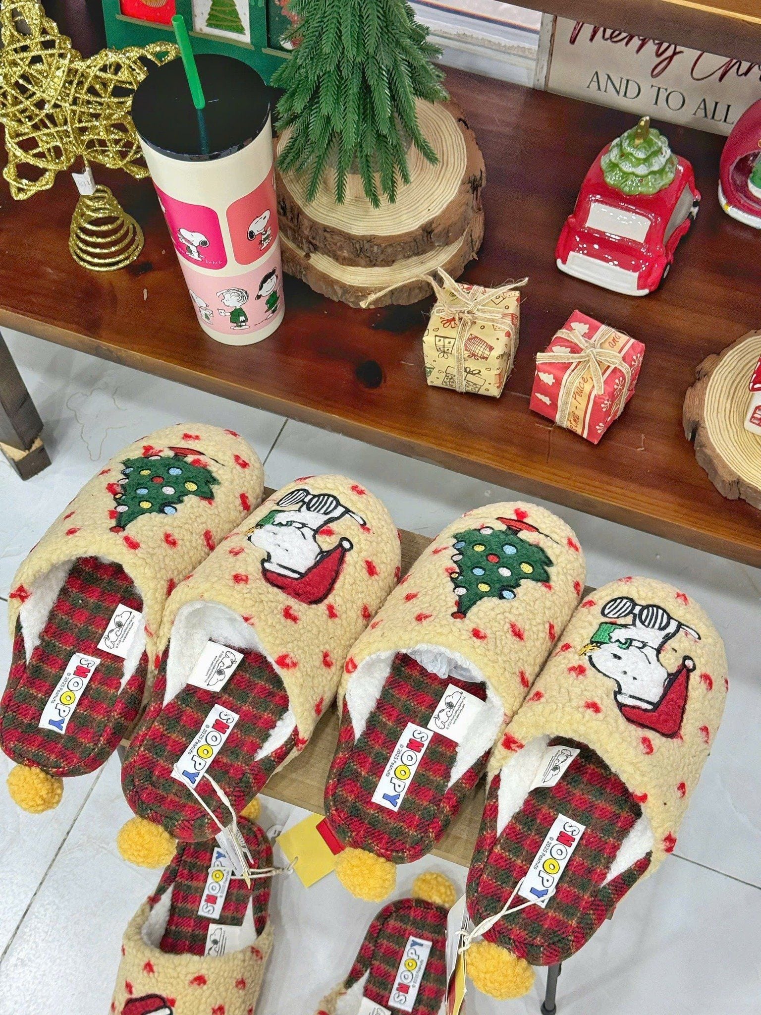  Dép Snoopy and Christmas Tree 