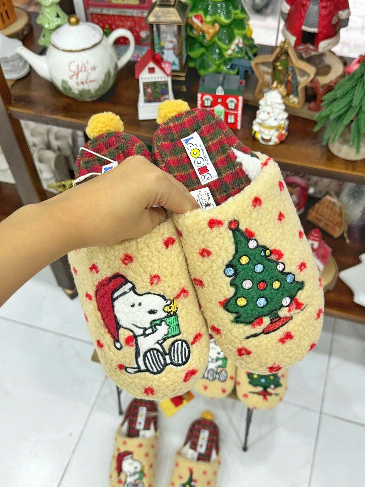  Dép Snoopy and Christmas Tree 