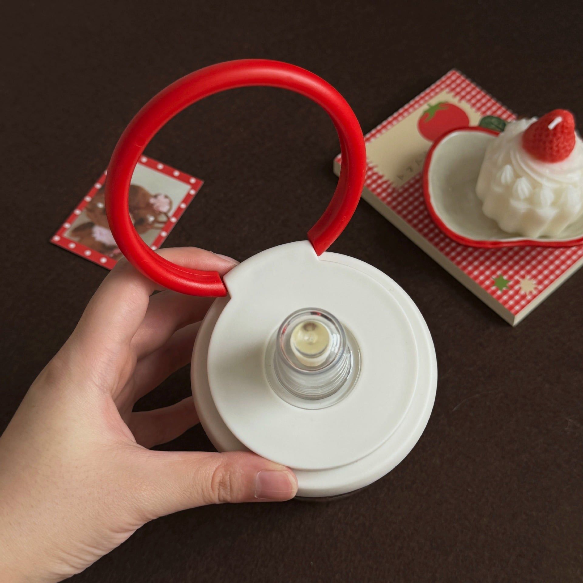  Bình Nước Hello Kitty Quai Đỏ 