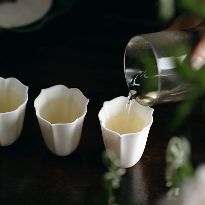  Chén Trà Ngọc Bích Vân Nổi 