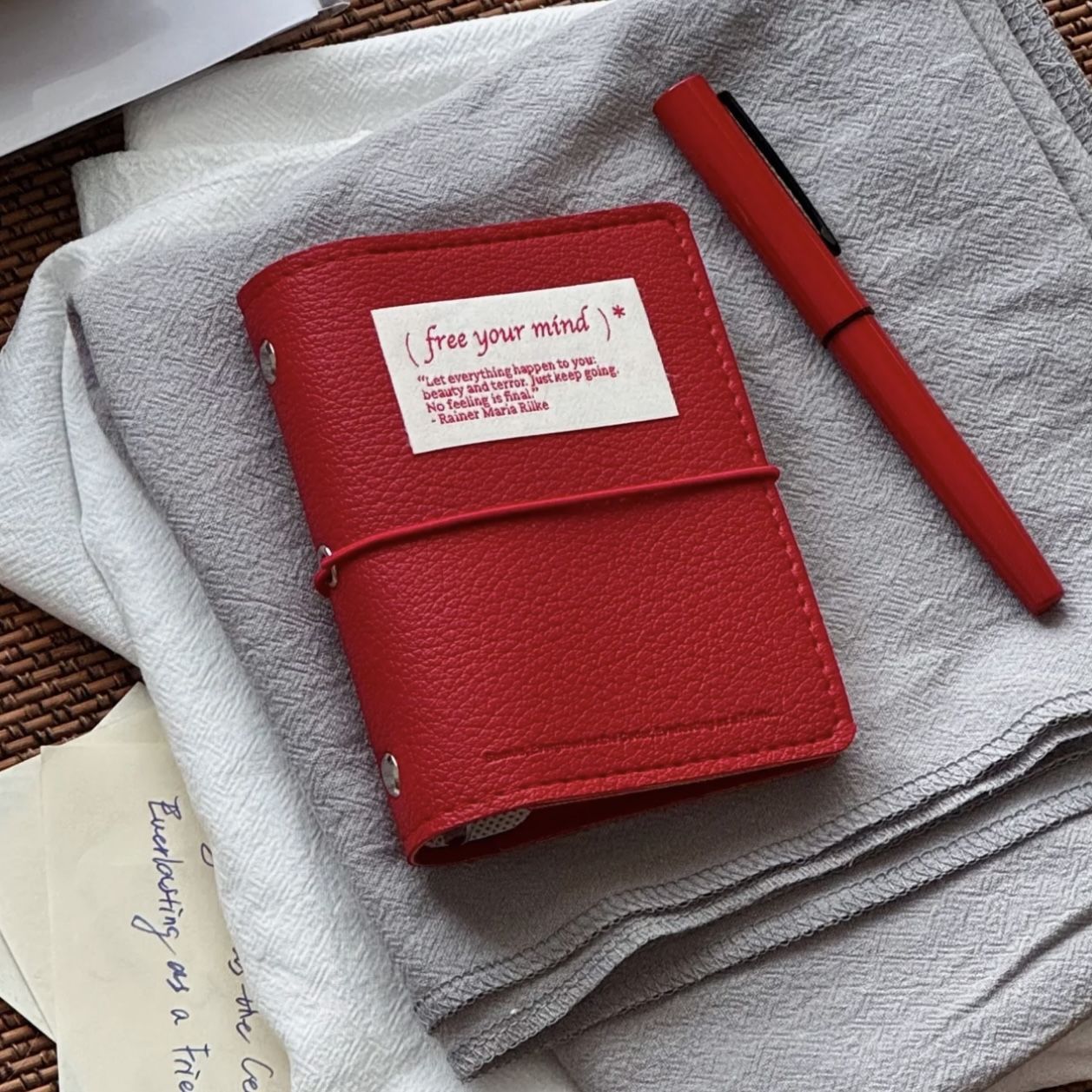  Sổ Còng Bìa Da Free Your Mind 