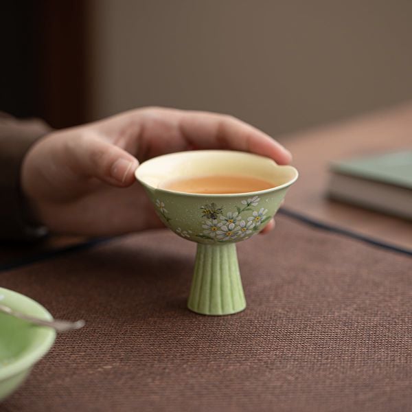  Chén Trà Vẽ Tay Hoa Cúc Trắng 