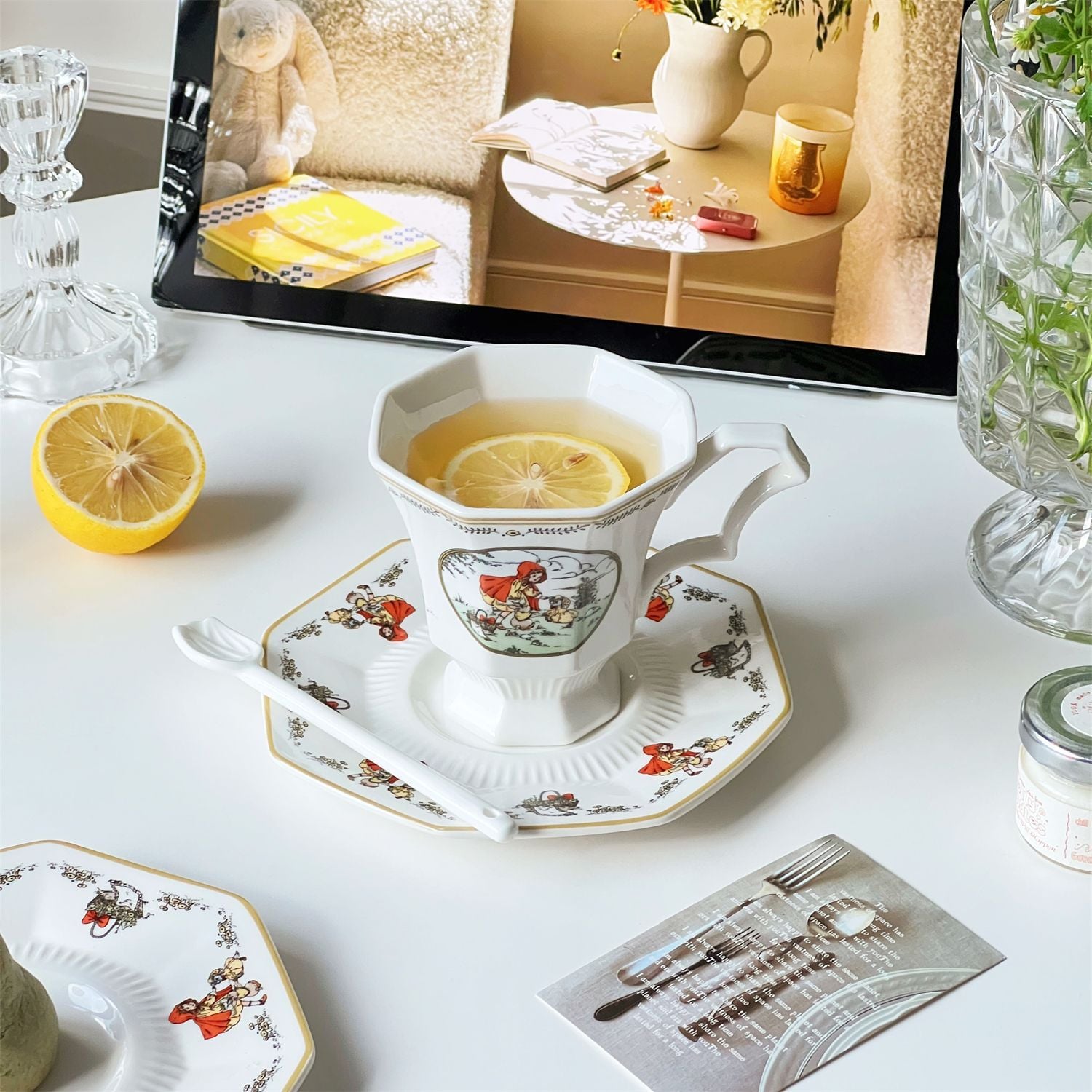  Set Tách Cô Bé Quàng Khăn Đỏ (Kèm Thìa) 