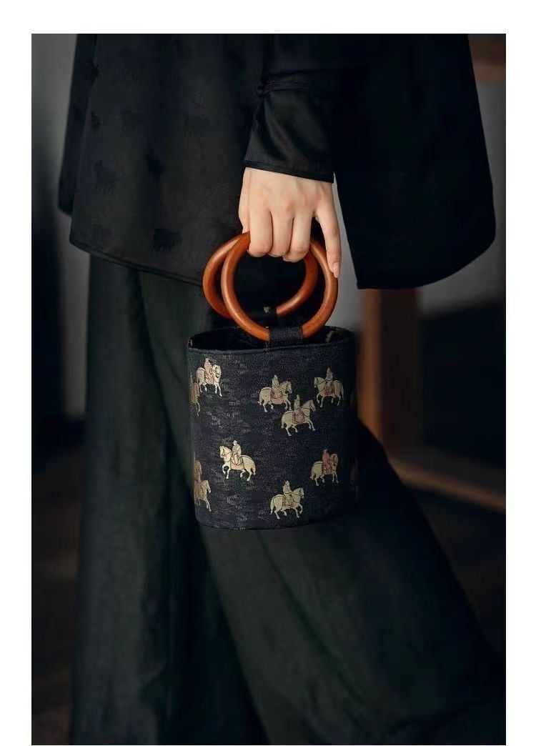  Túi Xách Bạch Mã Dạ Hành 