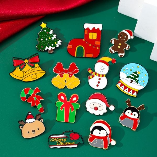  Pin Cài Áo Chủ Đề Giáng Sinh 