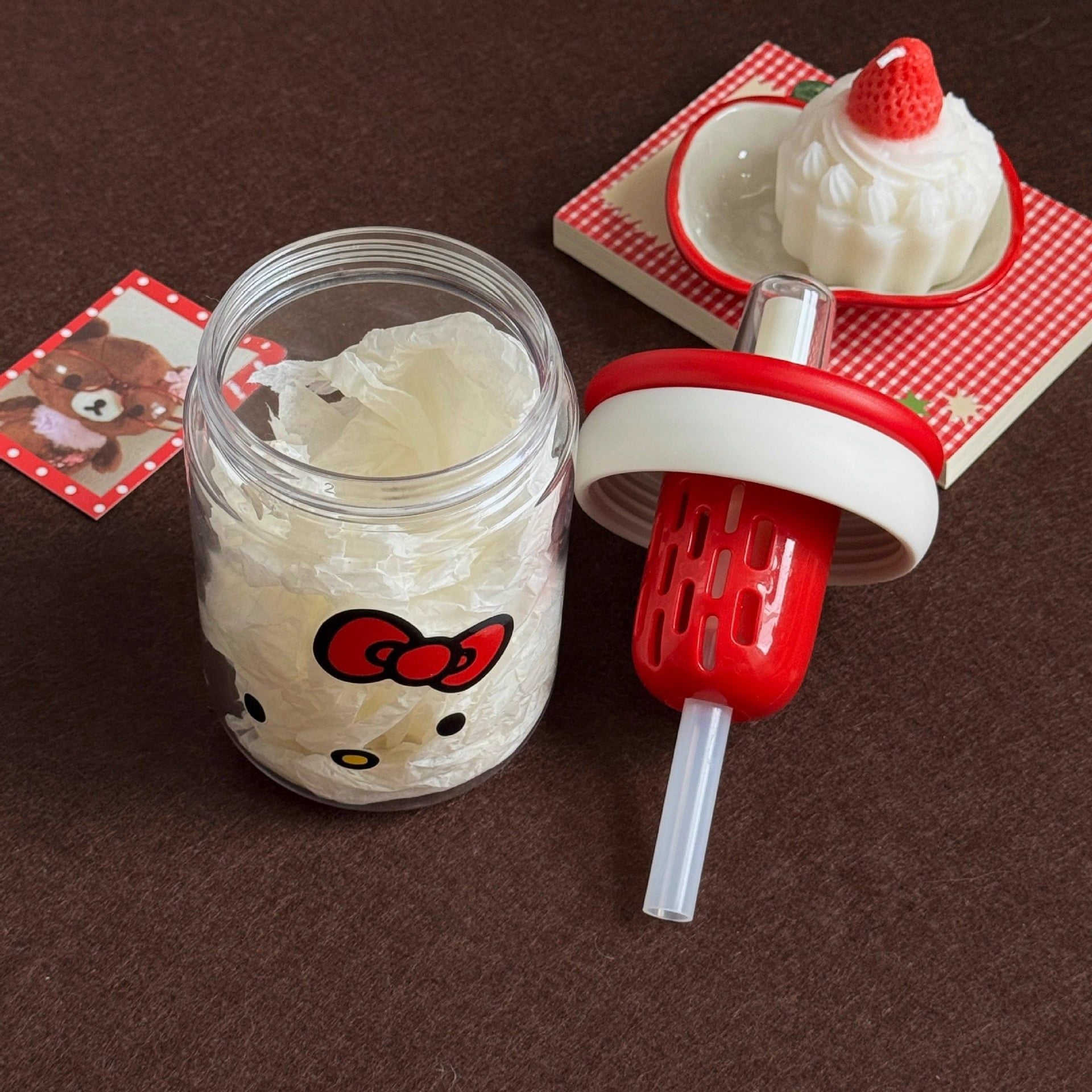  Bình Nước Hello Kitty Quai Đỏ 