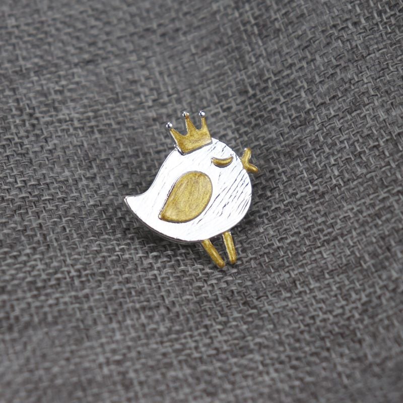  Cài Áo Crown Chicken Little Bird 