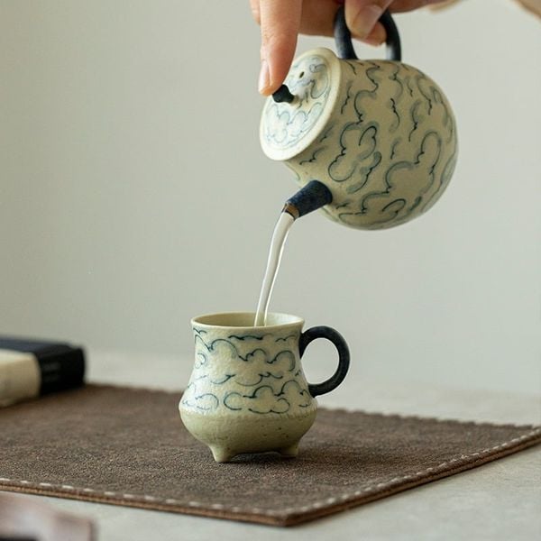  Chén Trà Vẽ Tay Họa Tiết Mây Trời 
