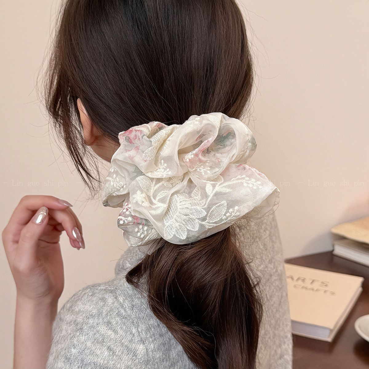  Scrunchie Hoa Sương 