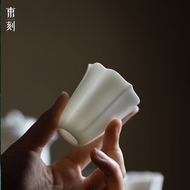 Chén Trà Ngọc Bích Vân Nổi 