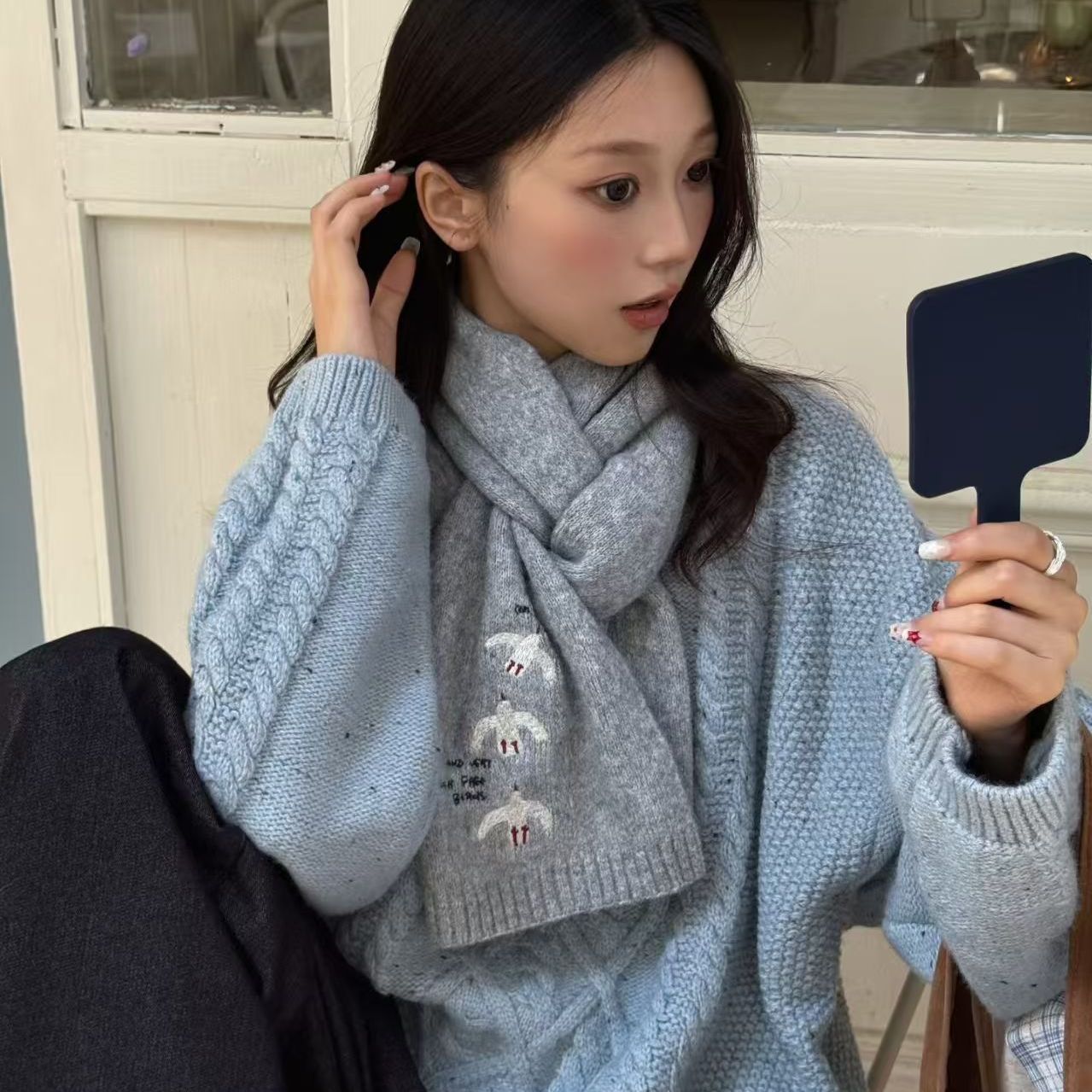  Khăn Len Thêu Hoạ Tiết Chú Chim 