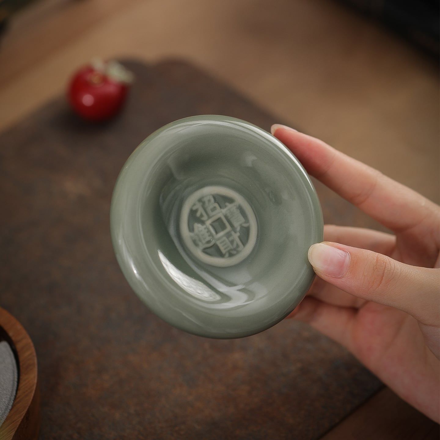  Đế Cắm Trầm Bình An Quả Táo 