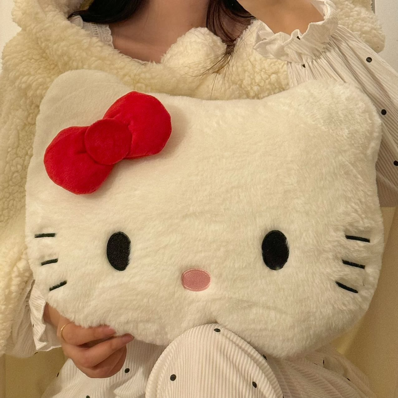  Gối Bông Hello Kitty 
