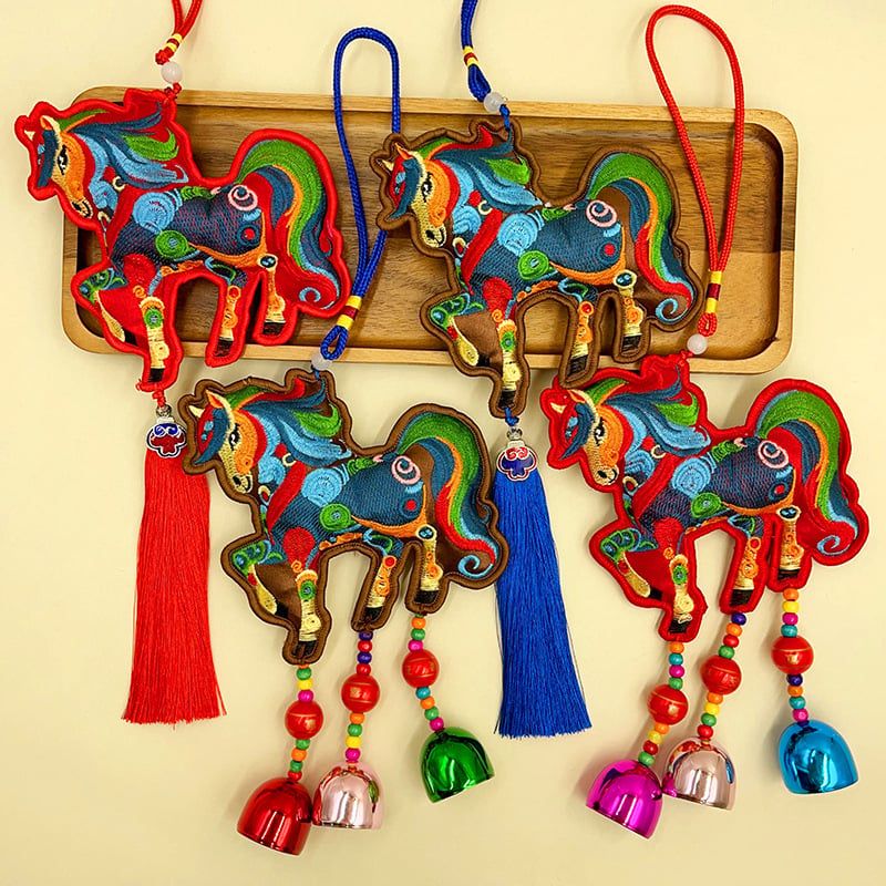  Dây Treo Ngựa Thêu Chuông Ngũ Sắc 