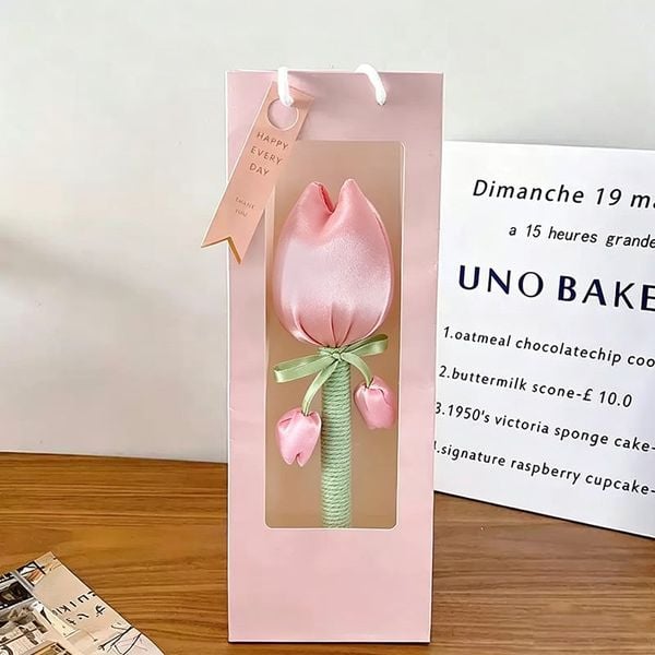  Hộp Quà Tặng Búa Ngải Cứu Hoa Tulip 